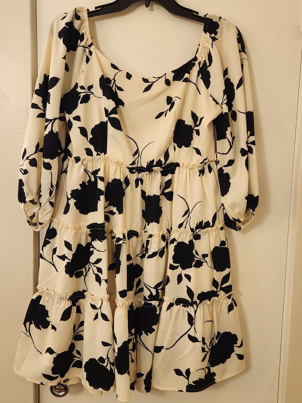 DAVI & DANI Cream and Black Printed Dress